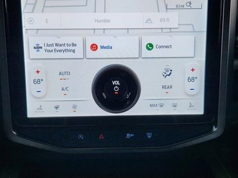 Used 2024 Ford Expedition Platinum image 17