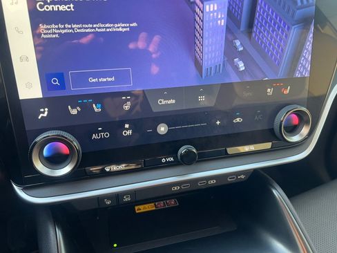 Used 2023 Lexus RZ 450e Premium image 28