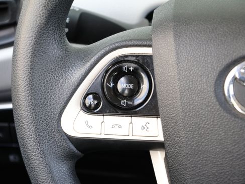 Used 2017 Toyota Prius Two FWD image 18