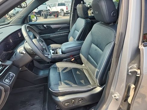Certified 2025 Buick Enclave Sport Touring w/ Power Package AWD/4WD image 43
