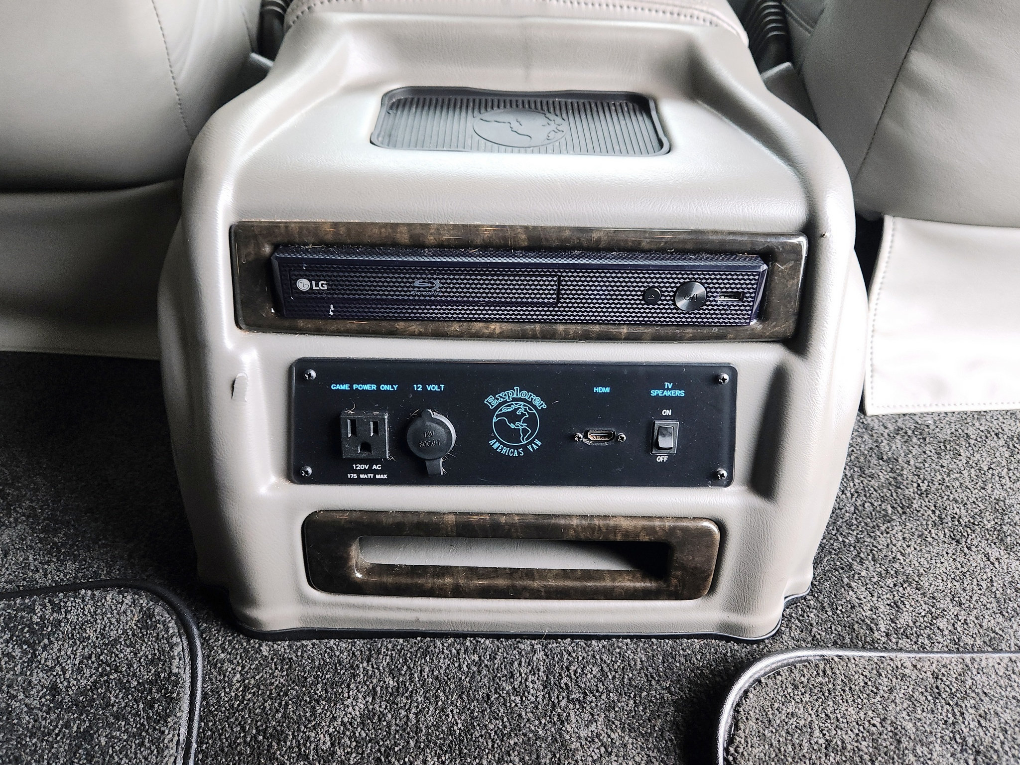 Used 2022 GMC Savana 2500 w/ Enhanced Convenience Package RWD image 43