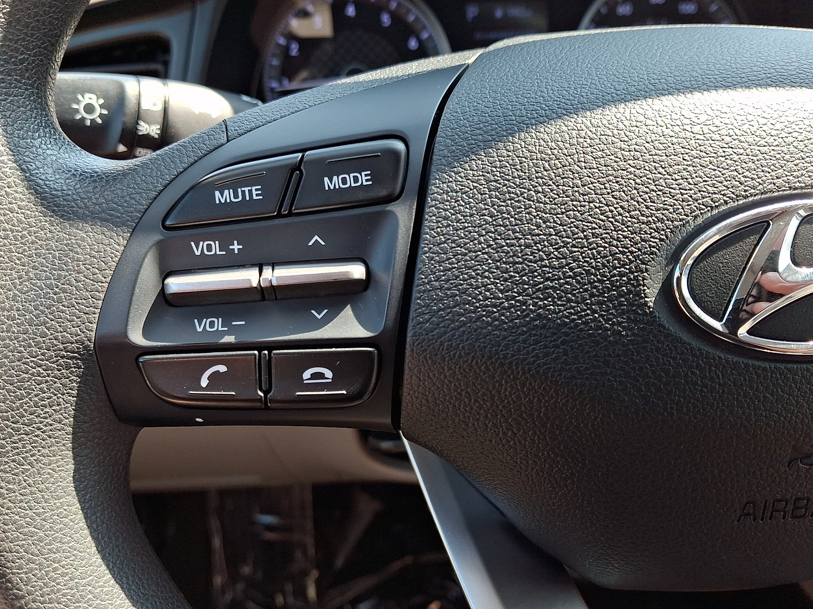 Used 2020 Hyundai Elantra SE FWD image 20