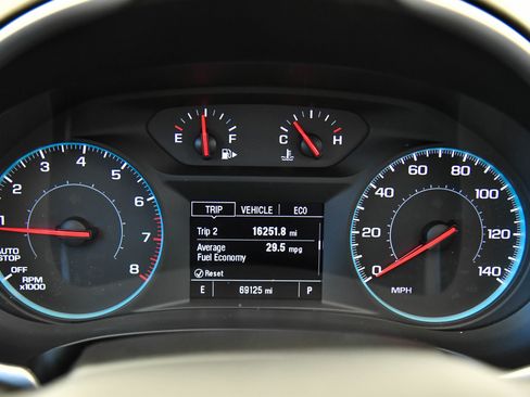Used 2023 Chevrolet Malibu LT FWD image 27
