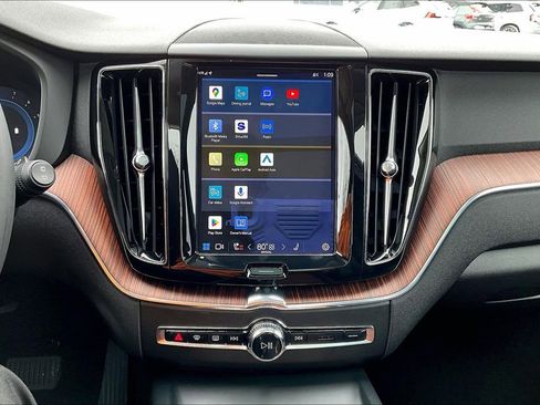 Certified 2023 Volvo XC60 B5 Plus w/ Protection Package Premier AWD/4WD image 14