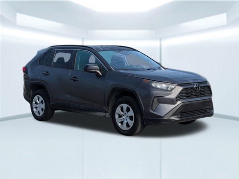 Used 2020 Toyota RAV4 LE image 8