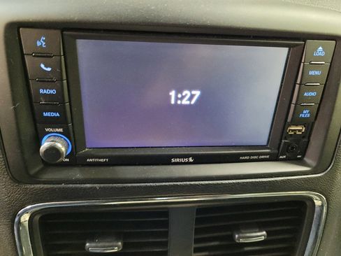 Used 2019 Dodge Grand Caravan SXT FWD image 25