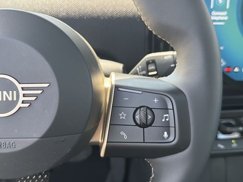 Used 2026 MINI Cooper 2-Door Hardtop FWD image 32