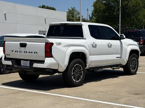 Certified 2025 Toyota Tacoma TRD Sport AWD/4WD image 4