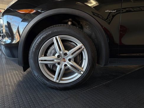 Used 2014 Porsche Cayenne Diesel Platinum Edition image 20