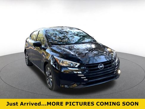 Used 2025 Nissan Versa SV image 1