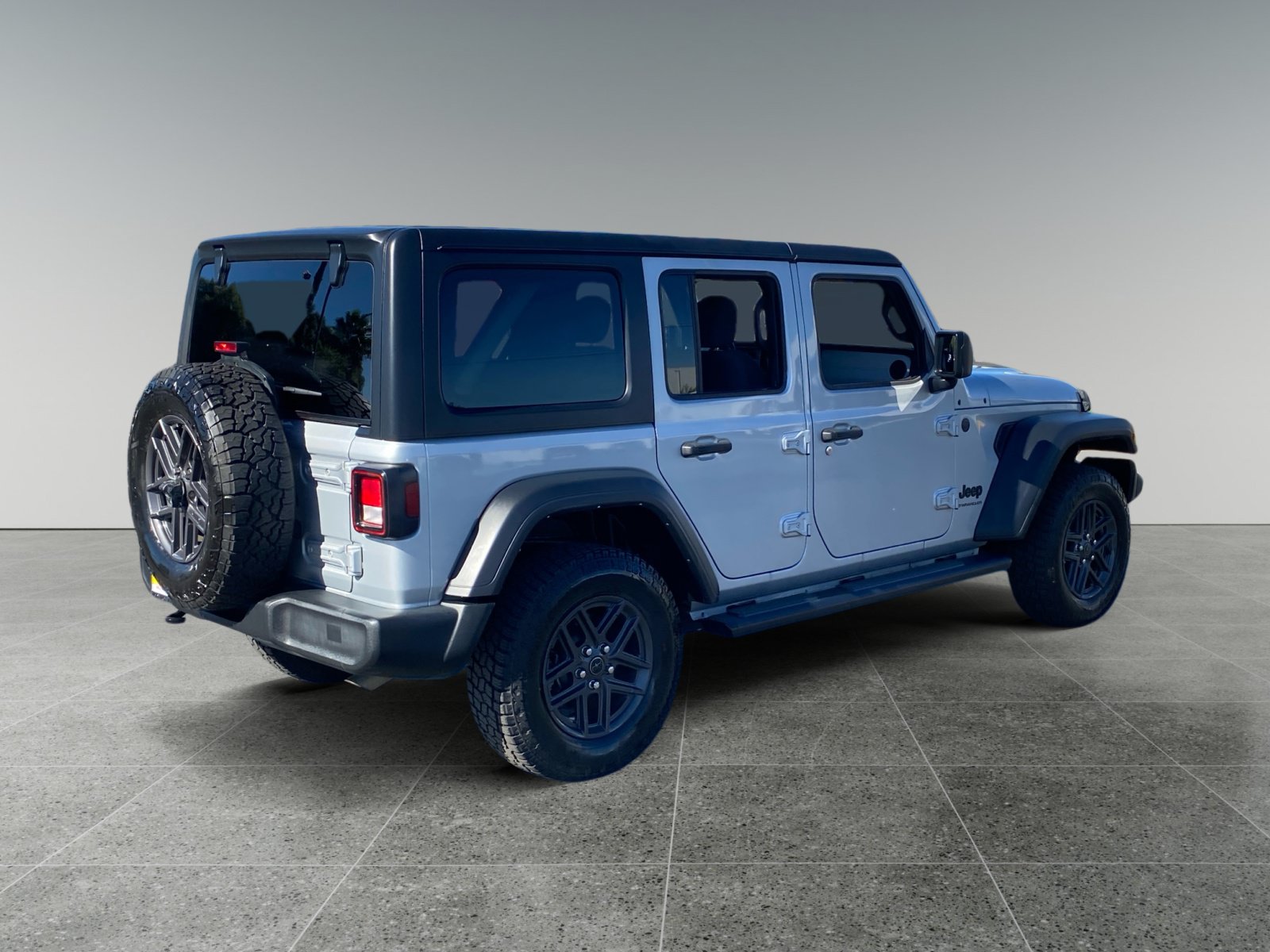 Used 2024 Jeep Wrangler Unlimited Sport AWD/4WD image 5