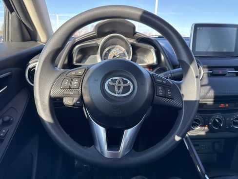 Used 2017 Toyota Yaris iA image 11