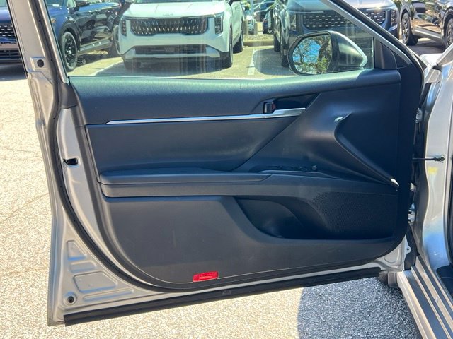 Used 2021 Toyota Camry SE FWD image 17