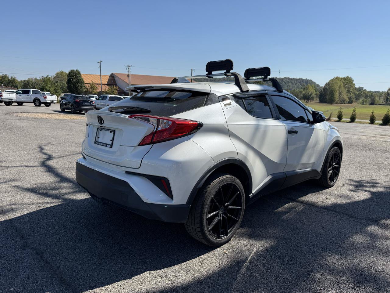 Used 2021 Toyota C-HR LE FWD image 3