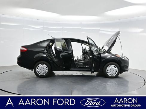 Used 2017 Ford Fiesta S FWD image 4