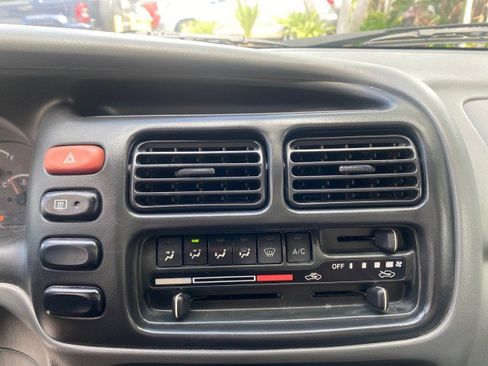 Used 2001 Suzuki Vitara JLS image 44