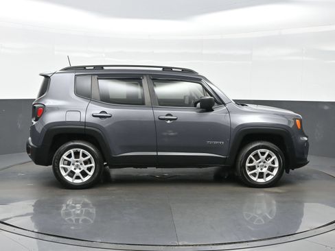 Used 2022 Jeep Renegade Latitude AWD/4WD image 7
