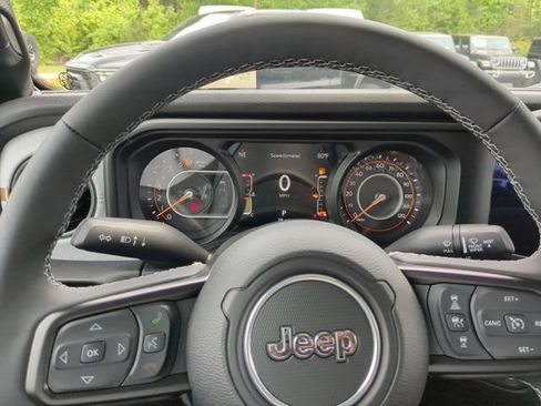 New 2025 Jeep Gladiator Sport image 42