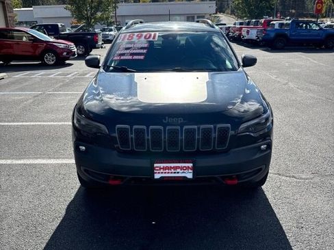 Used 2019 Jeep Cherokee Trailhawk image 3