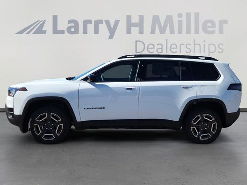 New 2026 Jeep Cherokee Laredo AWD/4WD image 3