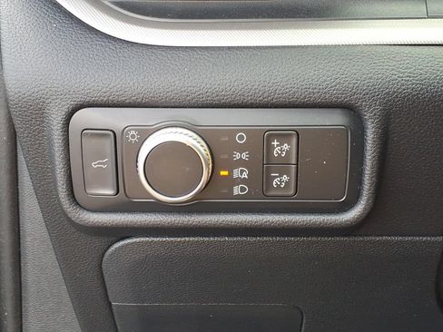 Used 2020 Ford Explorer XLT w/ Comfort Package AWD/4WD image 13