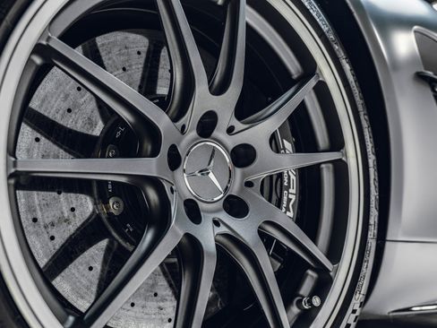 Used 2020 Mercedes-Benz AMG GT R image 34