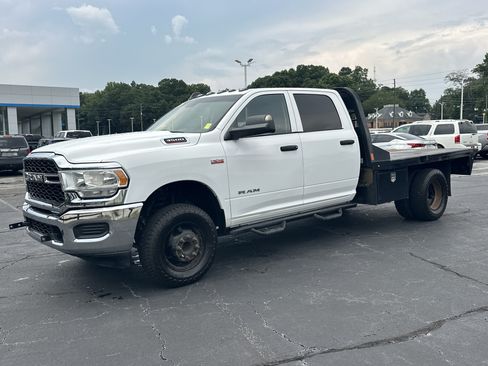 Used 2020 RAM 3500 Tradesman w/ Chrome Appearance Group AWD/4WD image 4