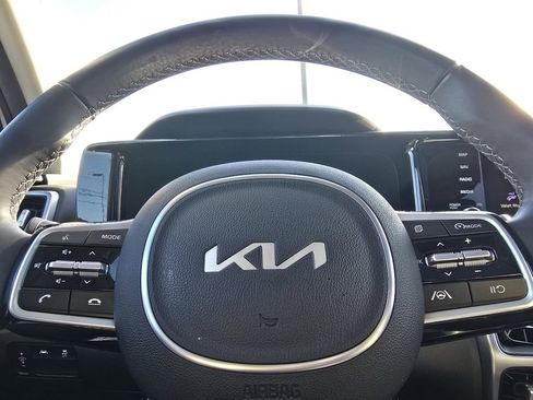 Used 2023 Kia Sorento S w/ Panoramic Sunroof Package image 24