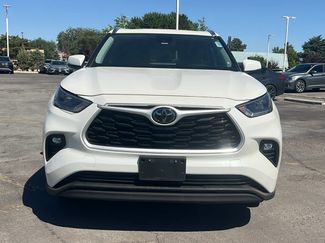 Used 2020 Toyota Highlander XLE AWD/4WD video 2