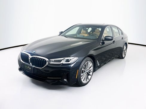 Used 2022 BMW 530i w/ Premium Package image 3