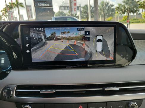 Used 2024 Hyundai Palisade SEL w/ Premium Package FWD image 11