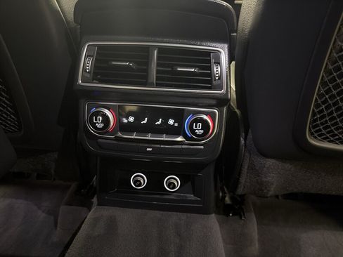 Used 2018 Audi Q7 3.0T Prestige w/ Prestige Package AWD/4WD image 48