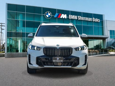 Used 2026 BMW X5 sDrive40i w/ M Sport Package RWD image 2