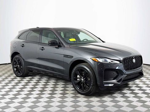 New 2026 Jaguar F-PACE R-Dynamic S image 3