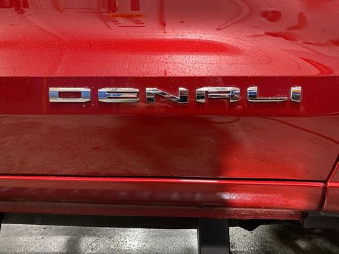 Certified 2024 GMC Canyon Denali image 11