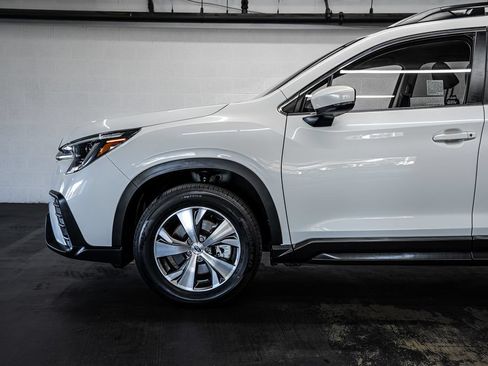 Used 2024 Subaru Ascent Premium w/ Convenience Package AWD/4WD image 12