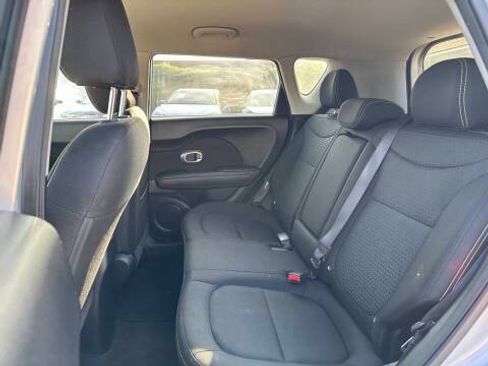 Used 2016 Kia Soul + FWD image 14