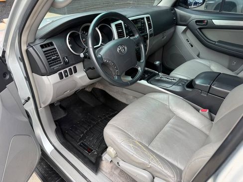 Used 2006 Toyota 4Runner SR5 AWD/4WD image 2