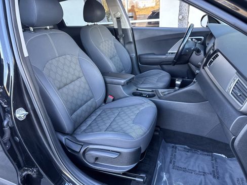 Used 2019 Kia Niro LX image 12