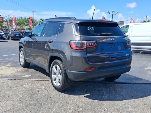 Used 2018 Jeep Compass Latitude w/ Popular Equipment Group FWD image 7