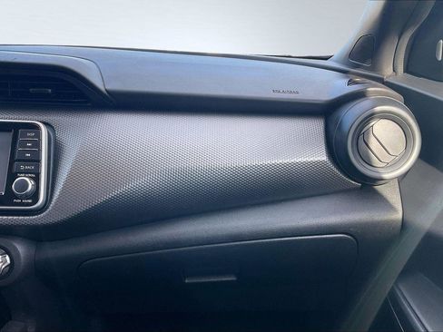 Used 2020 Nissan Kicks S image 18