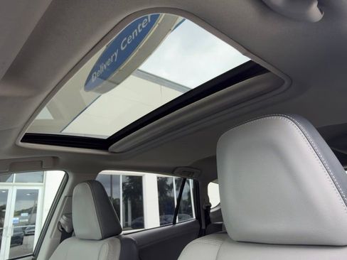 Used 2013 Toyota RAV4 Limited FWD image 6