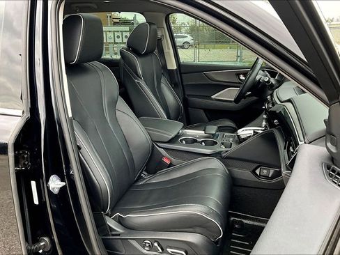 Used 2023 Acura MDX SH-AWD w/ Advance Package image 9
