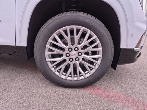 New 2026 GMC Acadia Denali w/ Super Cruise Package FWD image 14