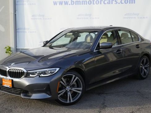 Used 2019 BMW 330i xDrive Sedan w/ Convenience Package AWD/4WD image 2