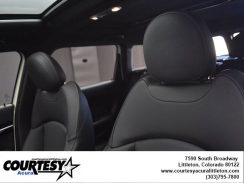 Used 2022 MINI Cooper Clubman S w/ Premium Package image 19