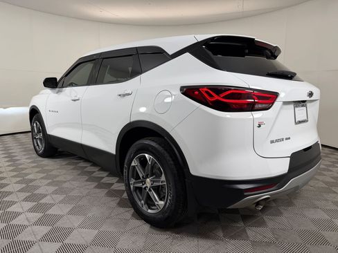 Used 2024 Chevrolet Blazer LT AWD/4WD image 3