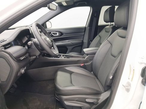 New 2026 Jeep Compass Latitude image 8