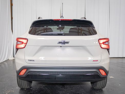 New 2026 Chevrolet Trax RS w/ Sunroof Package image 3