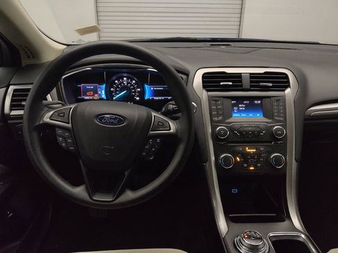 Used 2018 Ford Fusion S image 22